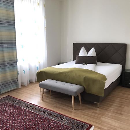 Hotel Bellini ลีโอเบน ภายนอก รูปภาพ