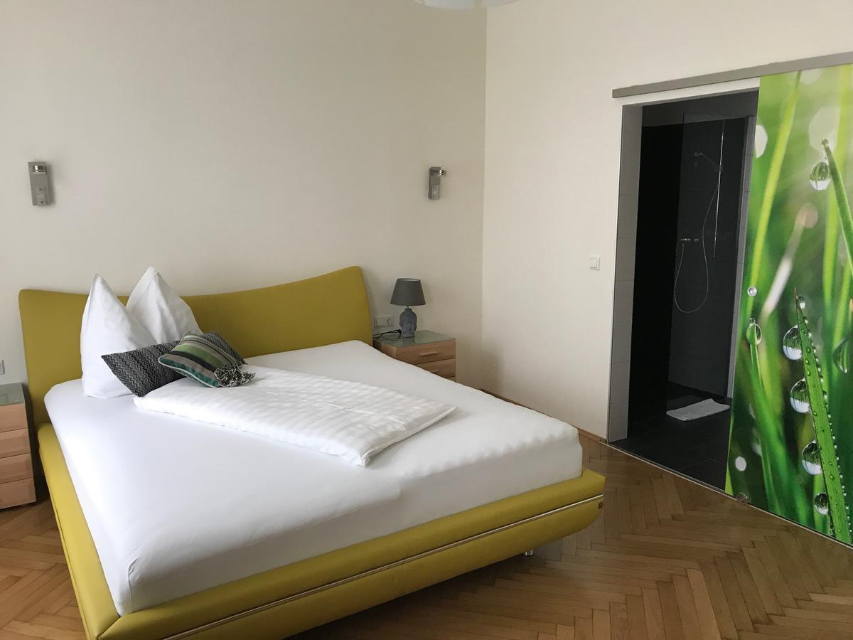 Hotel Bellini ลีโอเบน ภายนอก รูปภาพ