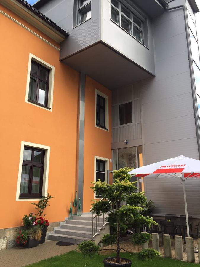 Hotel Bellini ลีโอเบน ภายนอก รูปภาพ